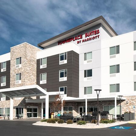 Towneplace Suites By Marriott Oconomowoc Exterior photo